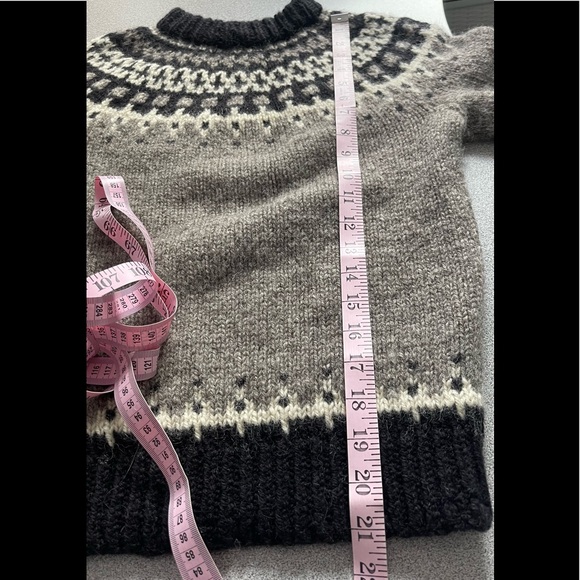 Hand Knit Fair Isles Wool Sweater - Picture 7 of 8